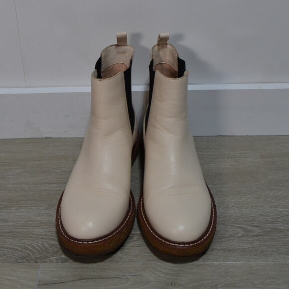 J. Crew Crepe-sole Pull-on Boot Woman's Leather Dusty Ivory Size 8.5 - Picture 2 of 8